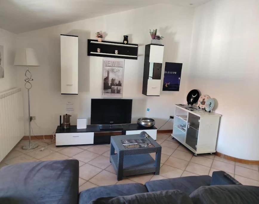 B&B Via Roma N. 12 Valfabbrica Экстерьер фото